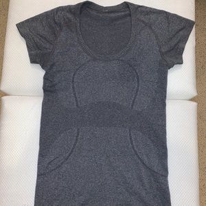 Lululemon short sleeve shirt